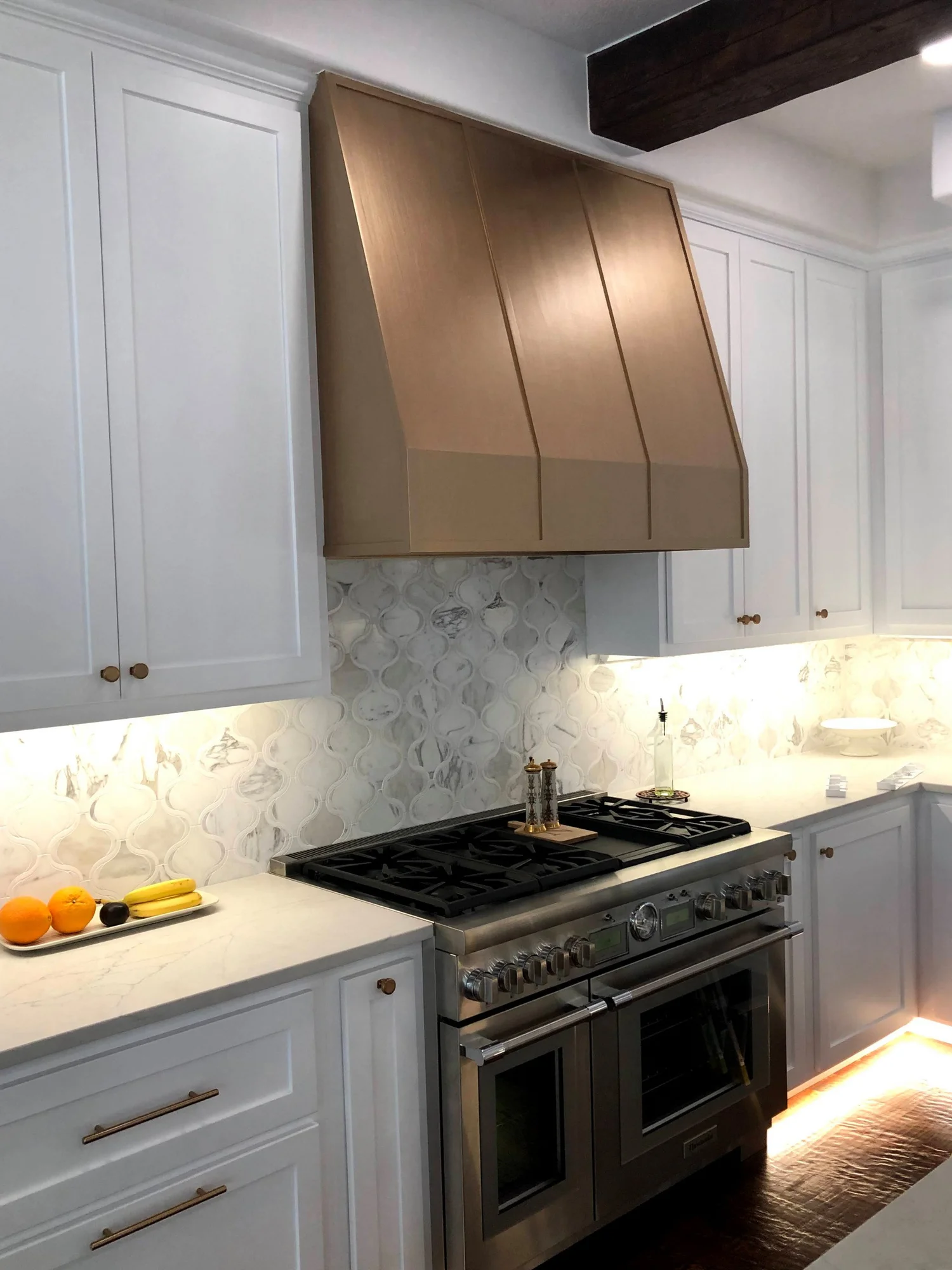 MODERN KITCHEN AND LIVING ROOM REMODEL