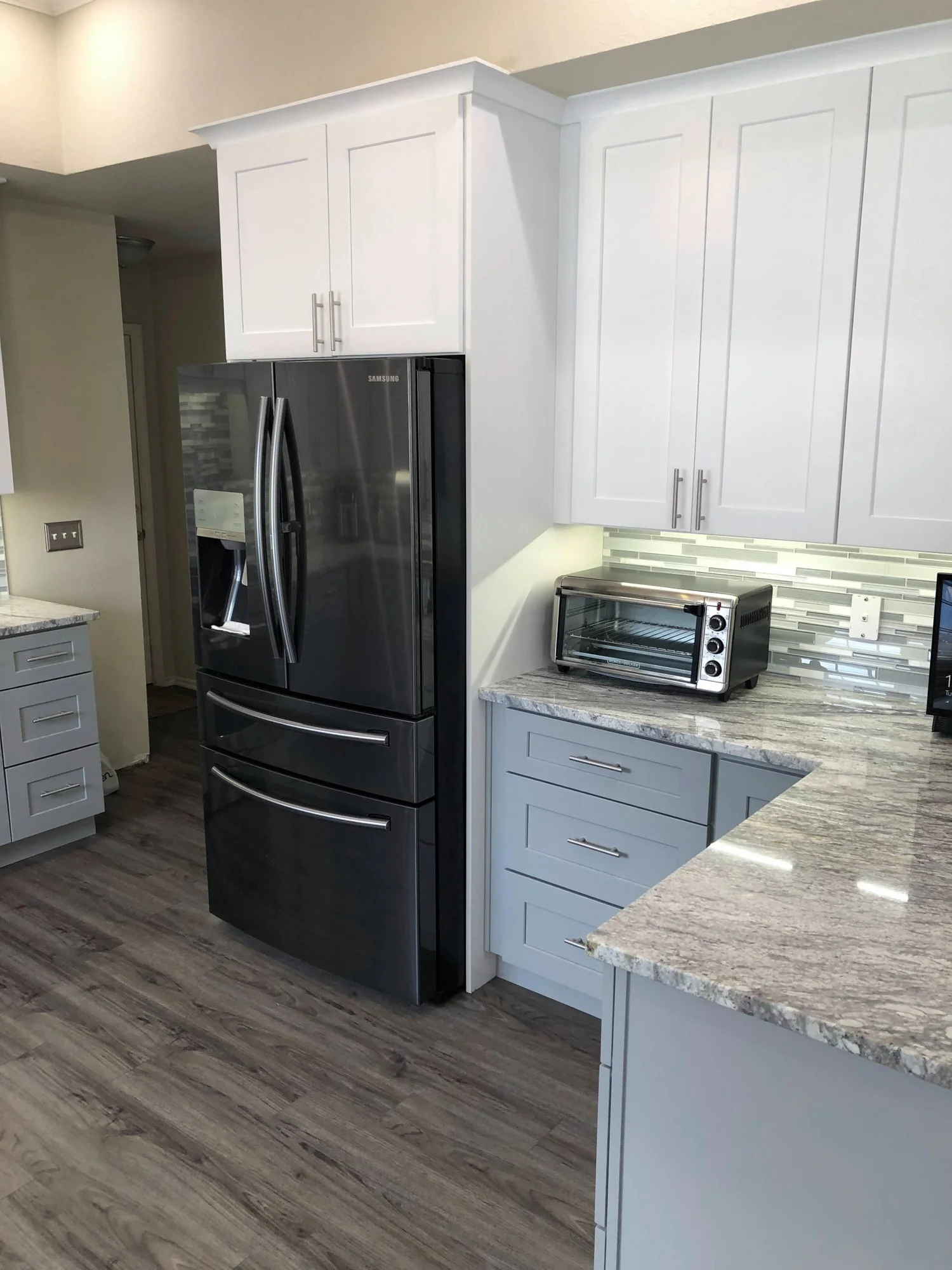 MODERN KITCHEN REMODEL