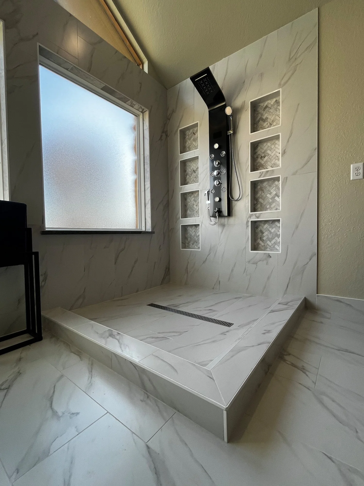LUSTROUS FULL BATHROOM REMODEL